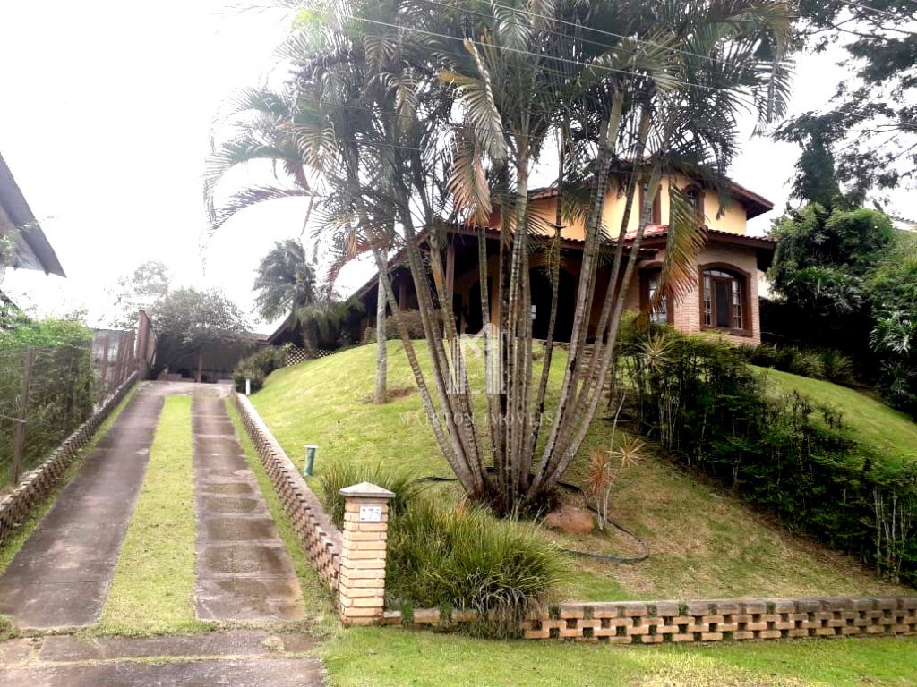 Casa em condomínio fechado – Embu Guaçu